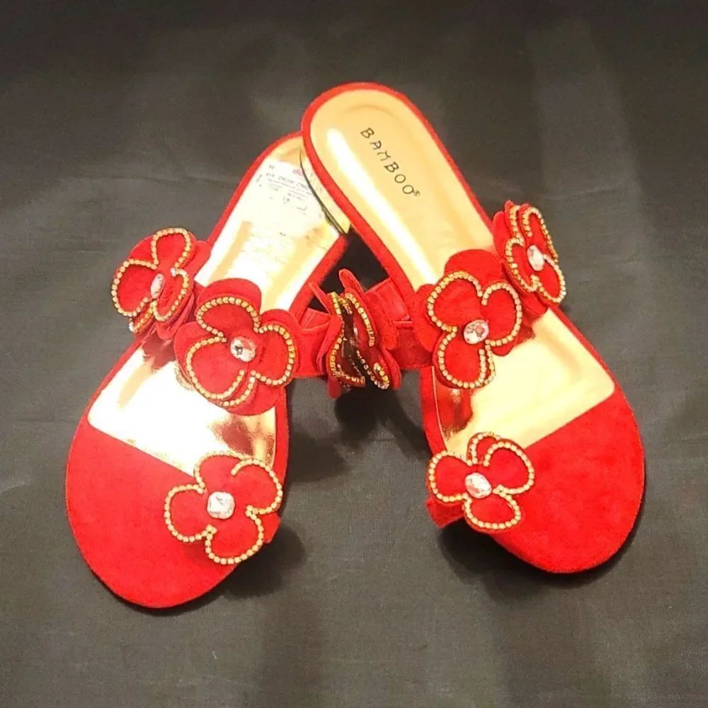 BRAND NEW BAMBOO FLORAL & GOLD CHAIN EMBELLISHED SANDAL